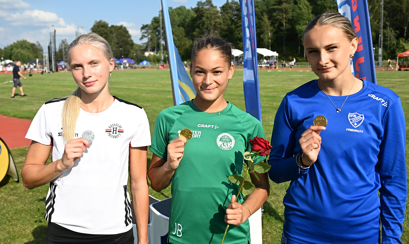 Olivia Pihl vann silver p 11.93, Jamilia Bernhardsson guld p 11.93 och Evelina Olsson frn Sunne brons p 12.15.