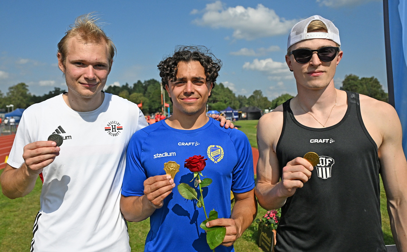 I M22 stav tog Elliot Duvert silver p 4,78 efter Vsters Viktor Rahm som vann p 5,25. Bronset gick till Uppsalas Viktor Rydker p 4,35.