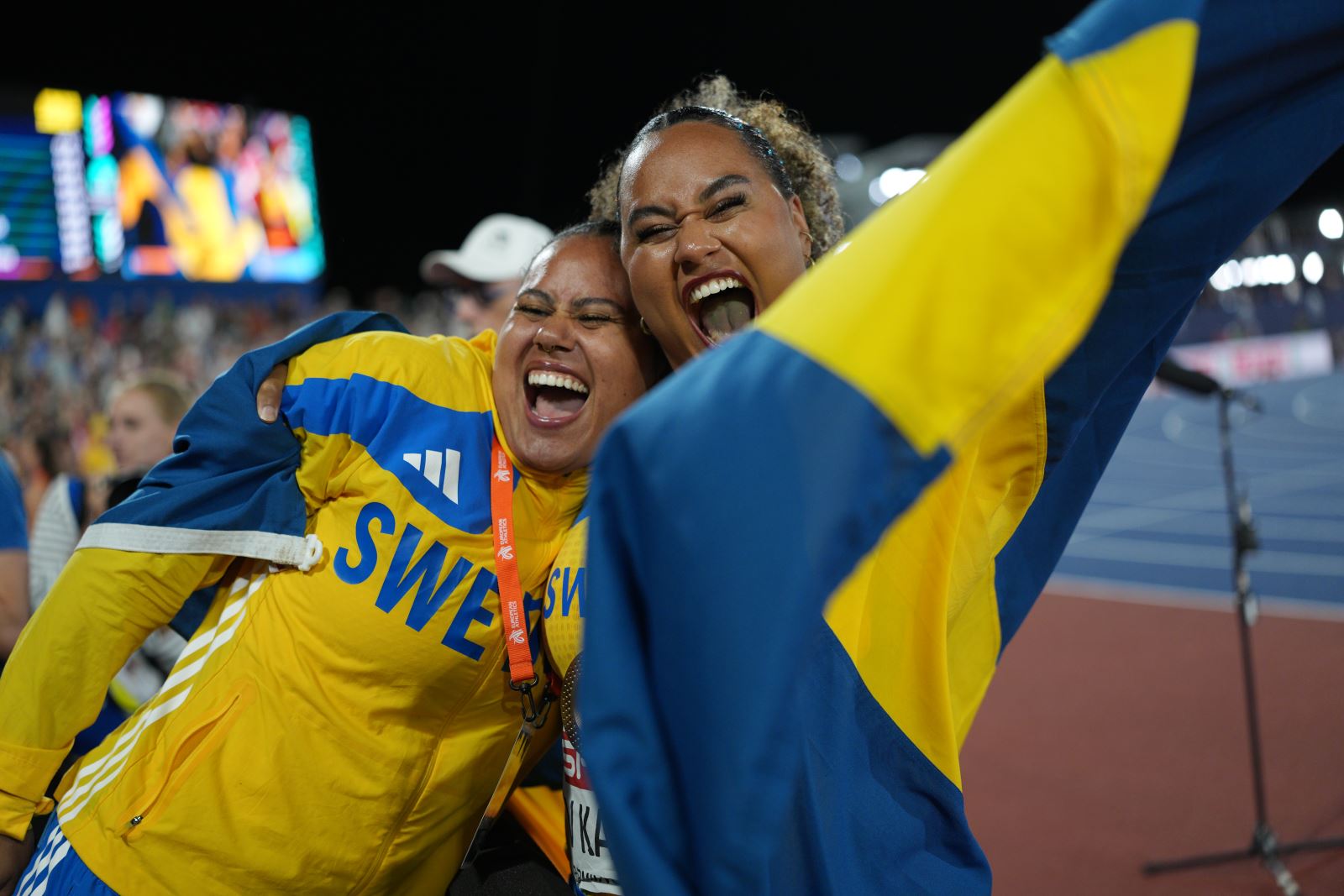Bild p� Vanessa och Patricia Kamga
